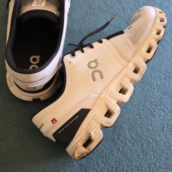 ON Cloud Running Shoes Mens Size 10 - Picture 4 of 5